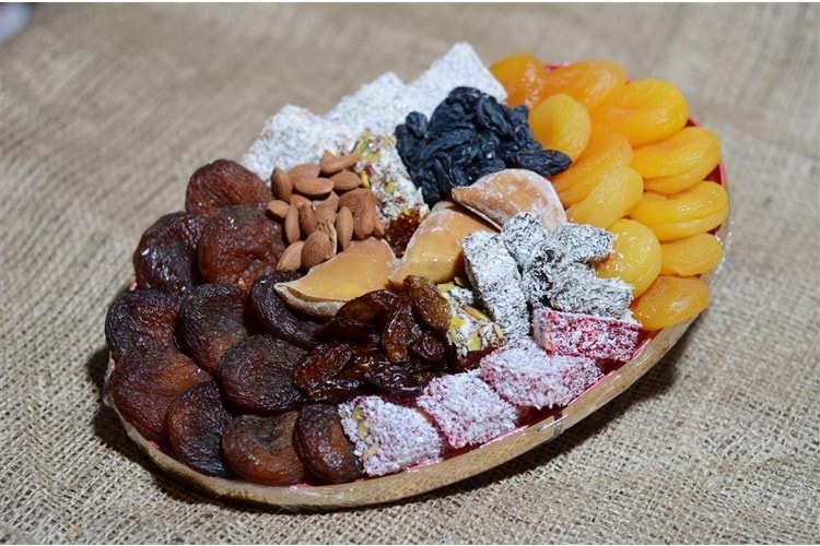 KLASİK HEDİYELİK KAYISI SEPETİ (800 GR)