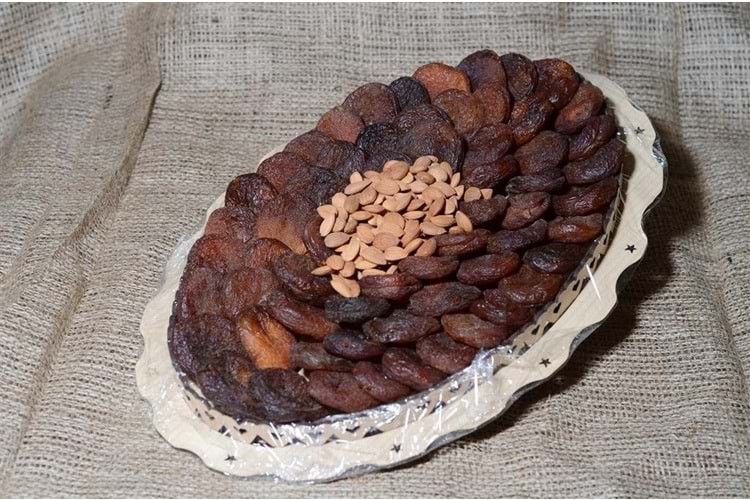 GÜN KURUSU KAYISI SEPETİ (1,5 KG)