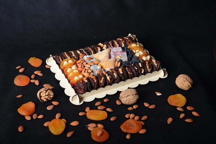 HEDİYELİK DİKDÖRTGEN KAYISI SEPETİ-5 (800 GR)